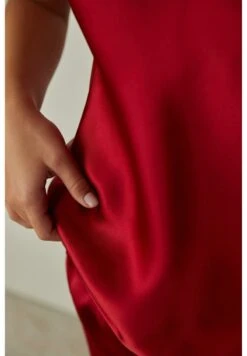 Intimissimi V NECK - Nachtwäsche Shirt - Rot - 1473 - Red -Intimissimi Verkäufe c09d27ea47a7498f9f46a8bda4e5662a